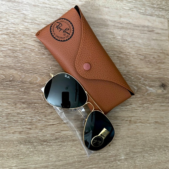 Ray Ban Aviator Sunglasses Authentic - Picture 1 of 4